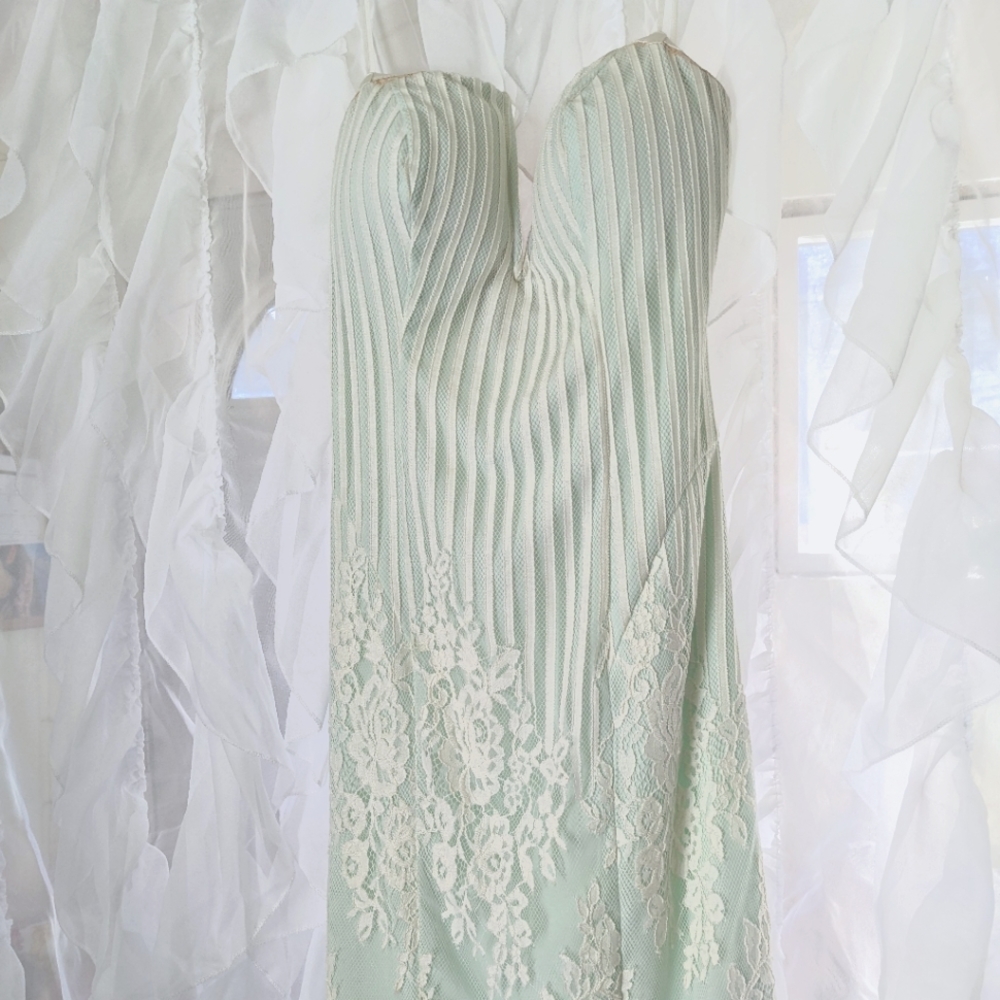 GUESS Lace Strapless Dress in Mint | Size 2